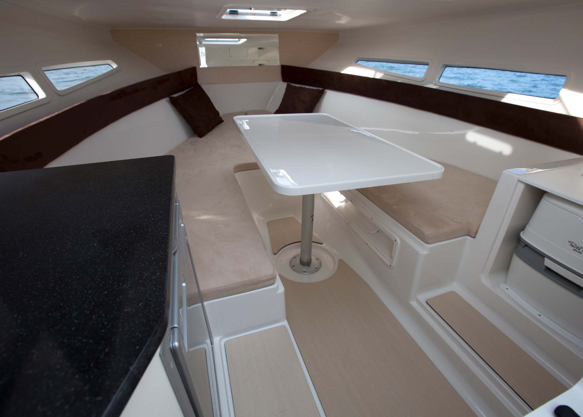 cabine-pacific-craft-700-sc-2019
