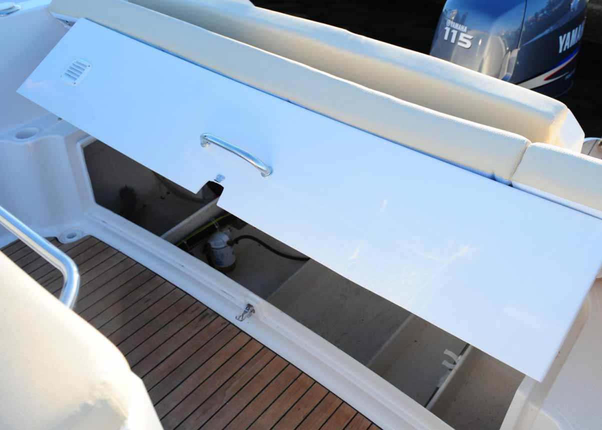 coffre-sous-banquette-arrière-625-hyères-2011-1630x860