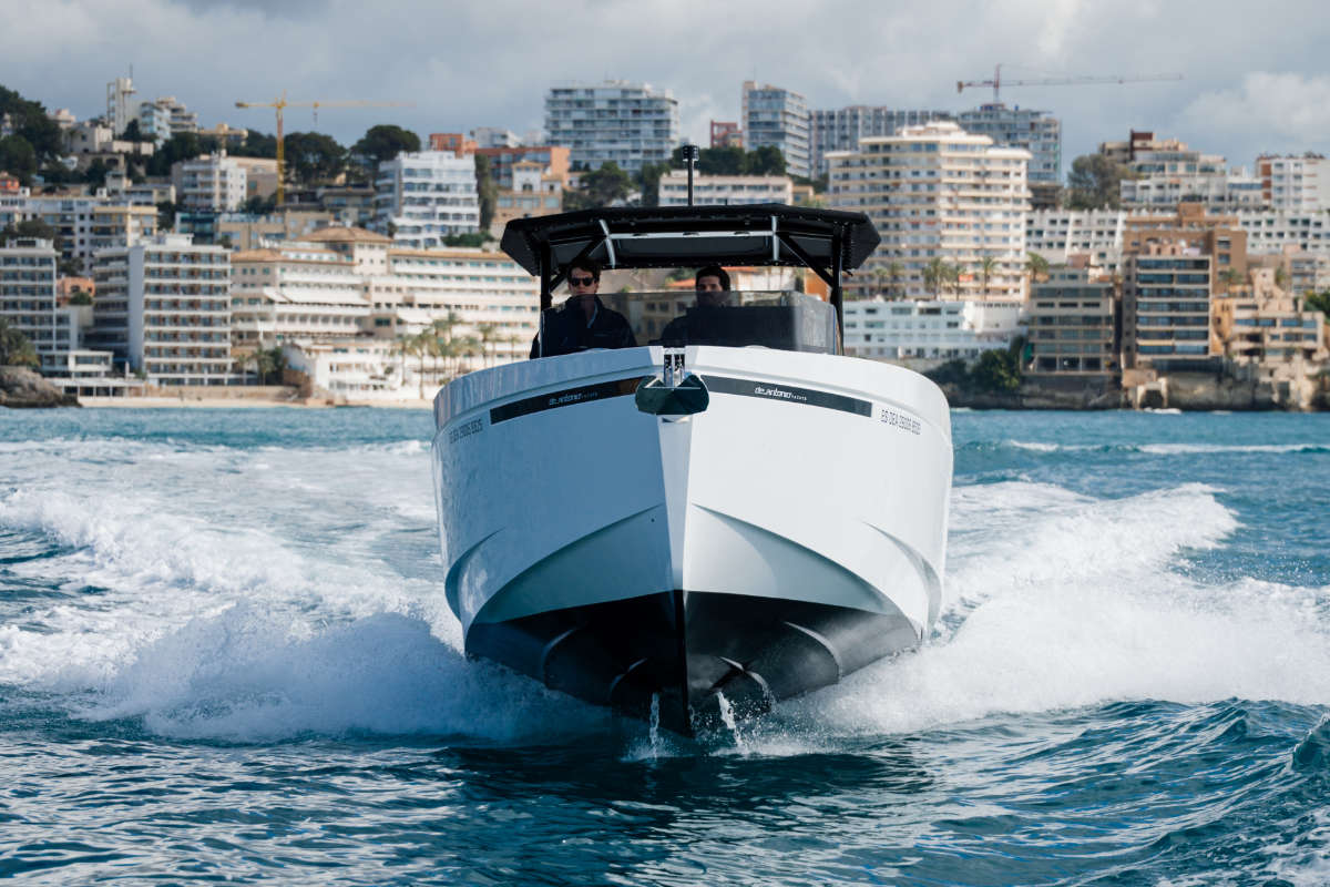 deantonioyachts-d29-e10