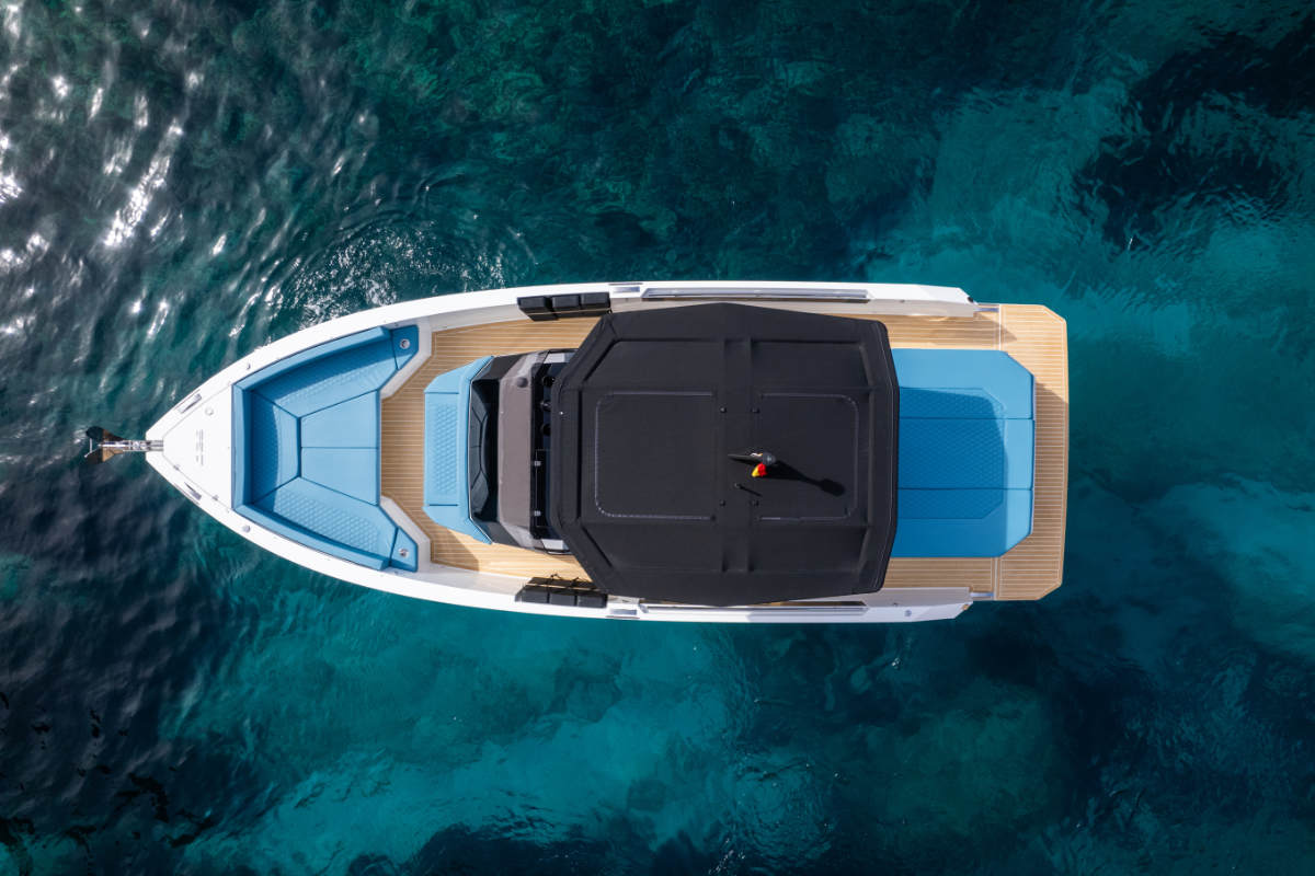 deantonioyachts-d29-e2