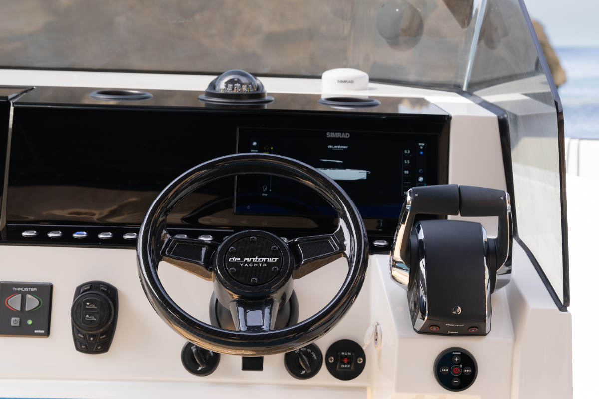 deantonioyachts-d29-i4