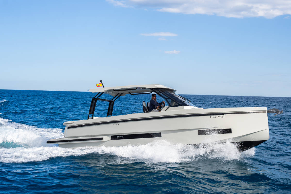 deantonioyachts-d32-e1