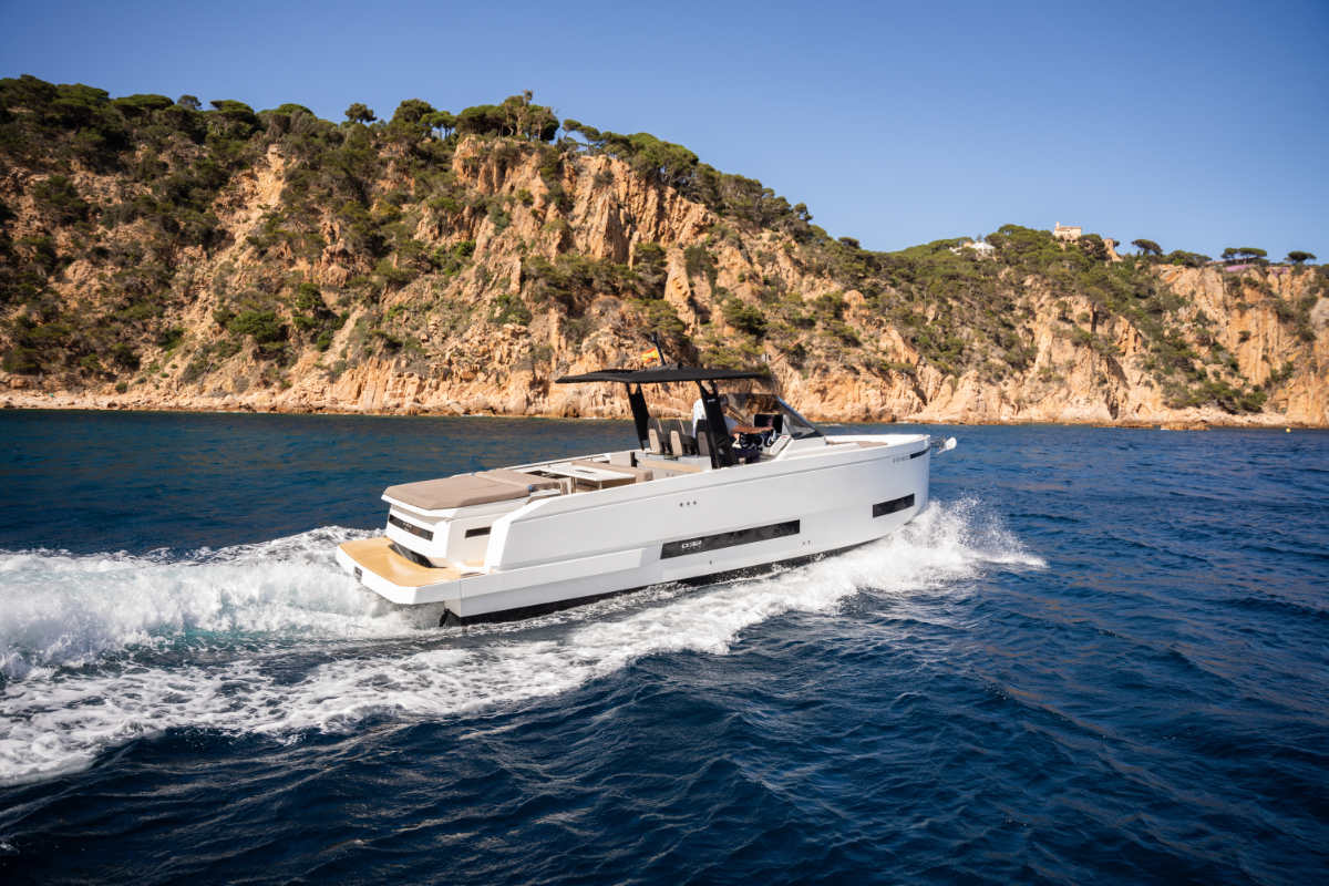 deantonioyachts-d32-e2