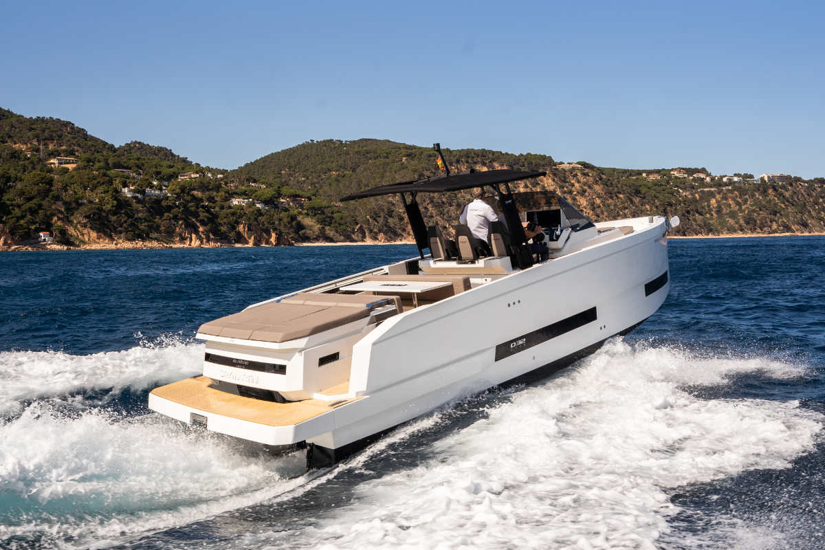 deantonioyachts-d32-e3