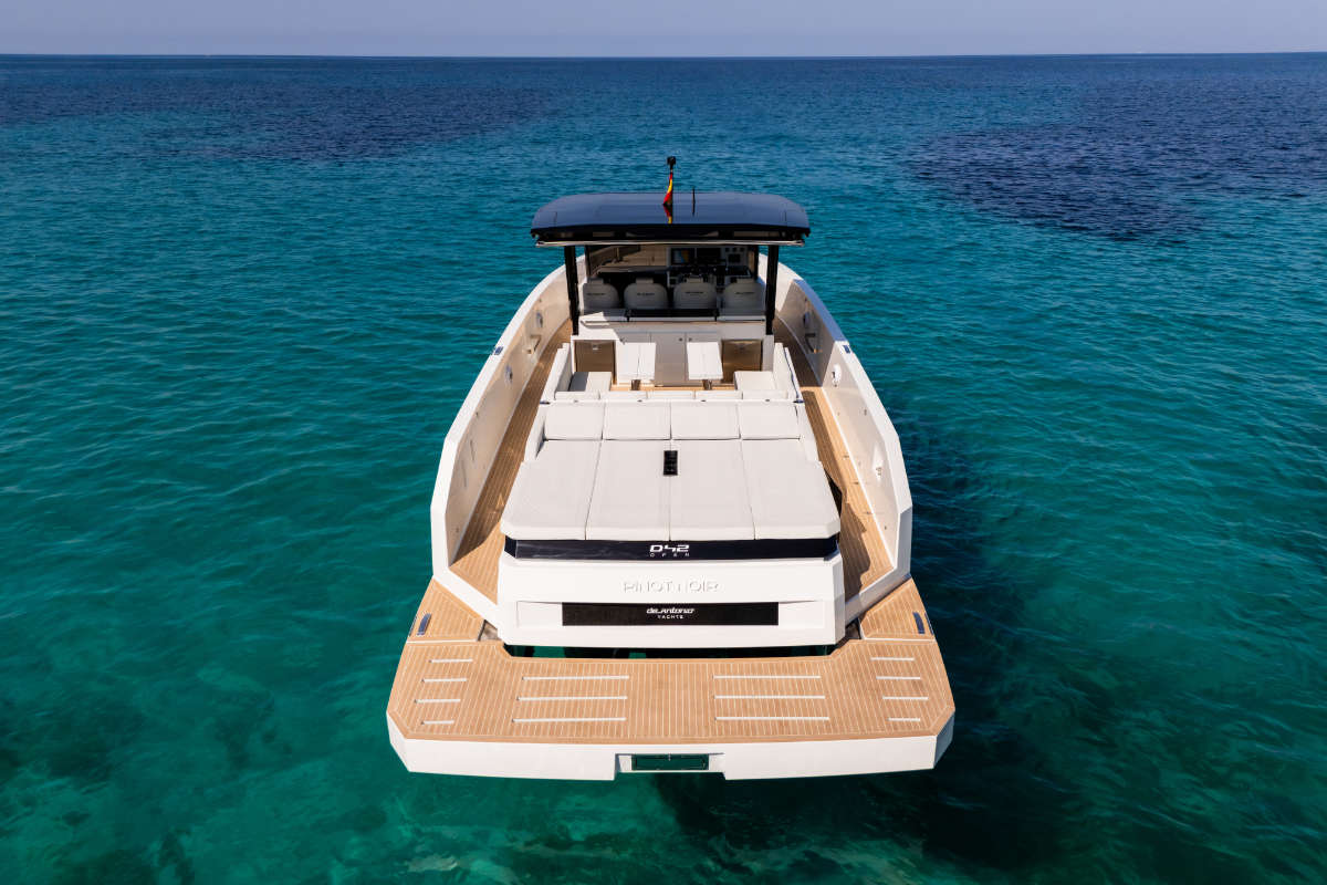 deantonioyachts-d42-e1