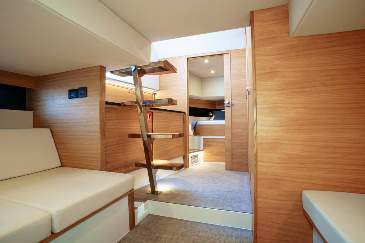 deantonioyachts-d42-i3