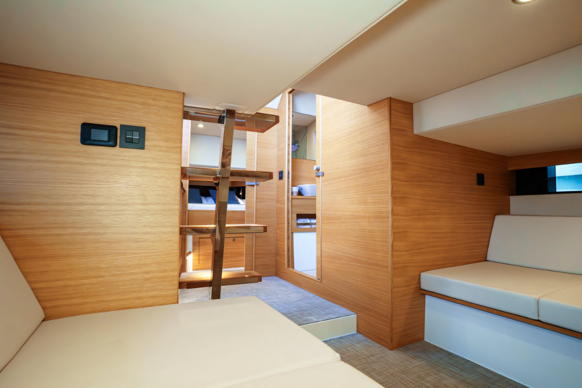 deantonioyachts-d42-i4
