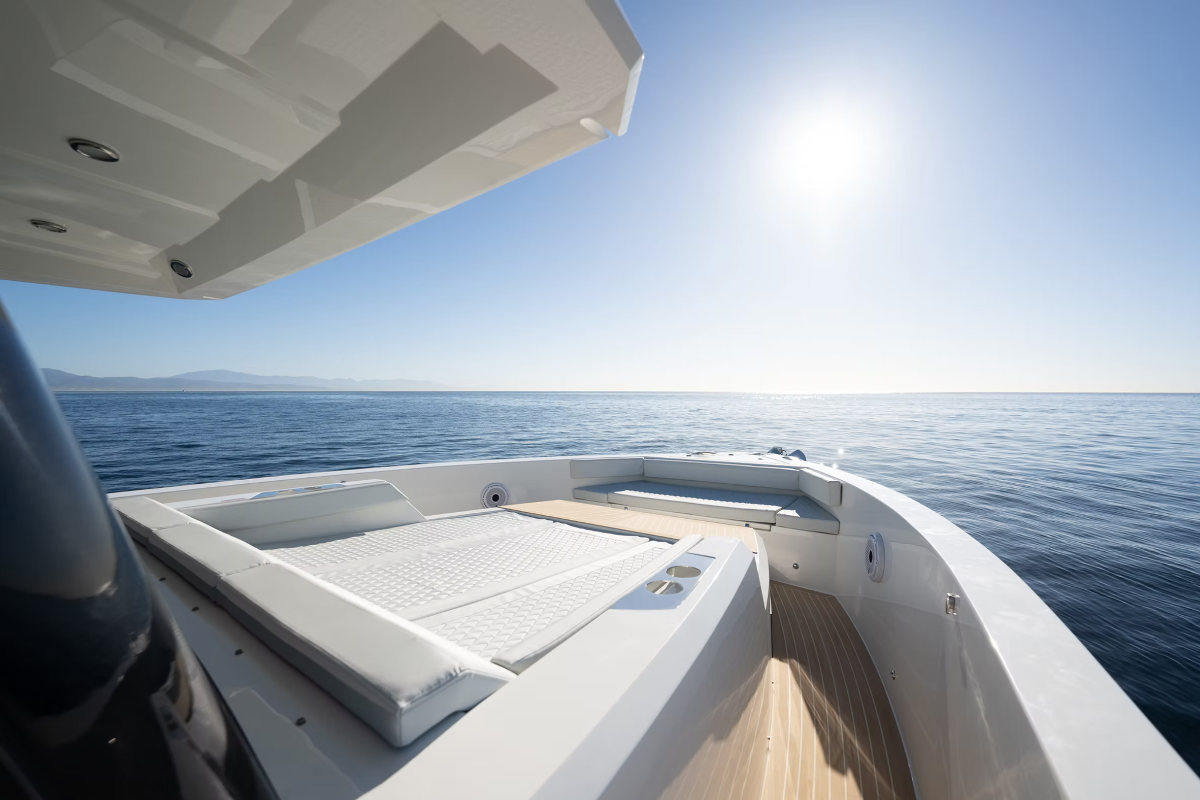 deantonioyachts-d50coupe-e11