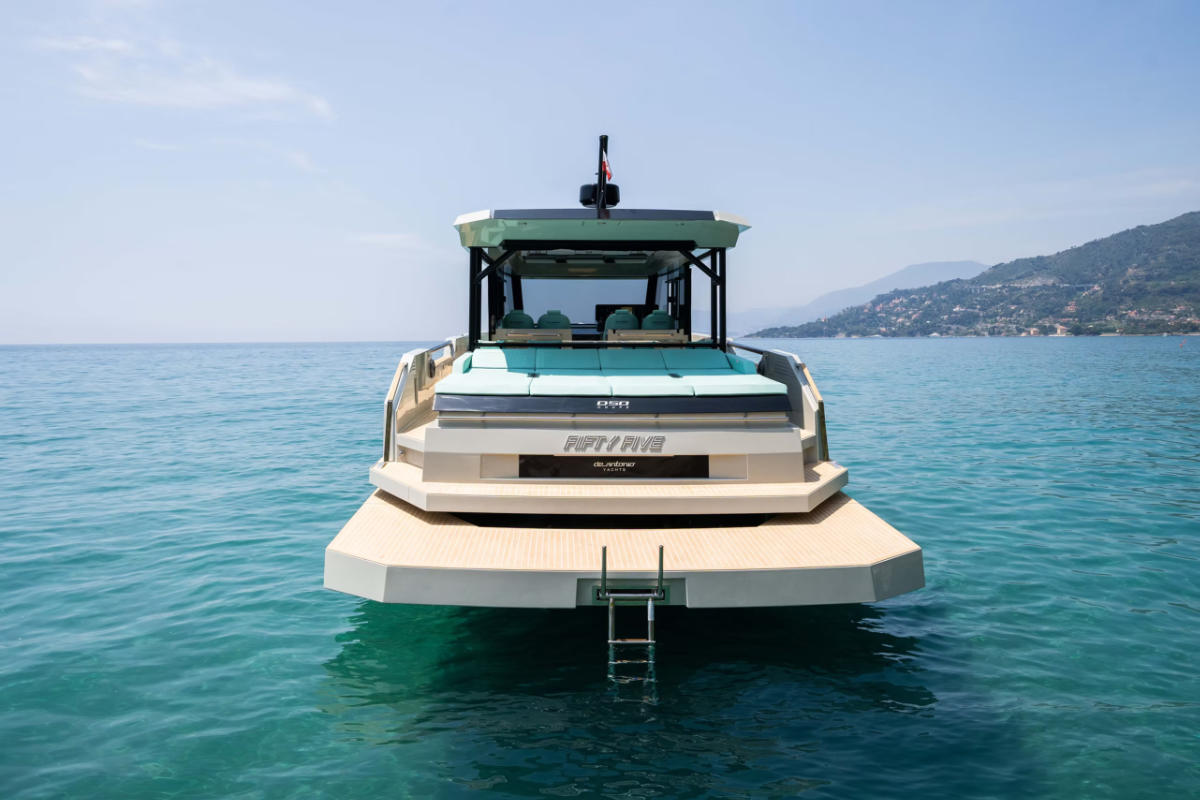 deantonioyachts-d50coupe-e2