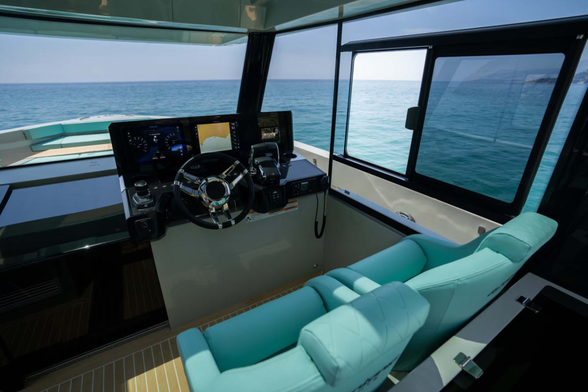 deantonioyachts-d50coupe-i3