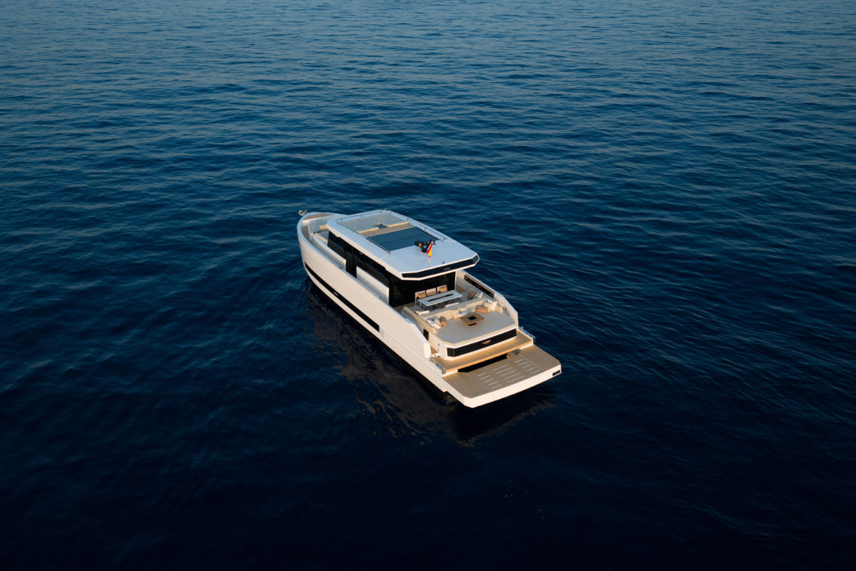 deantonioyachts-d60-e02
