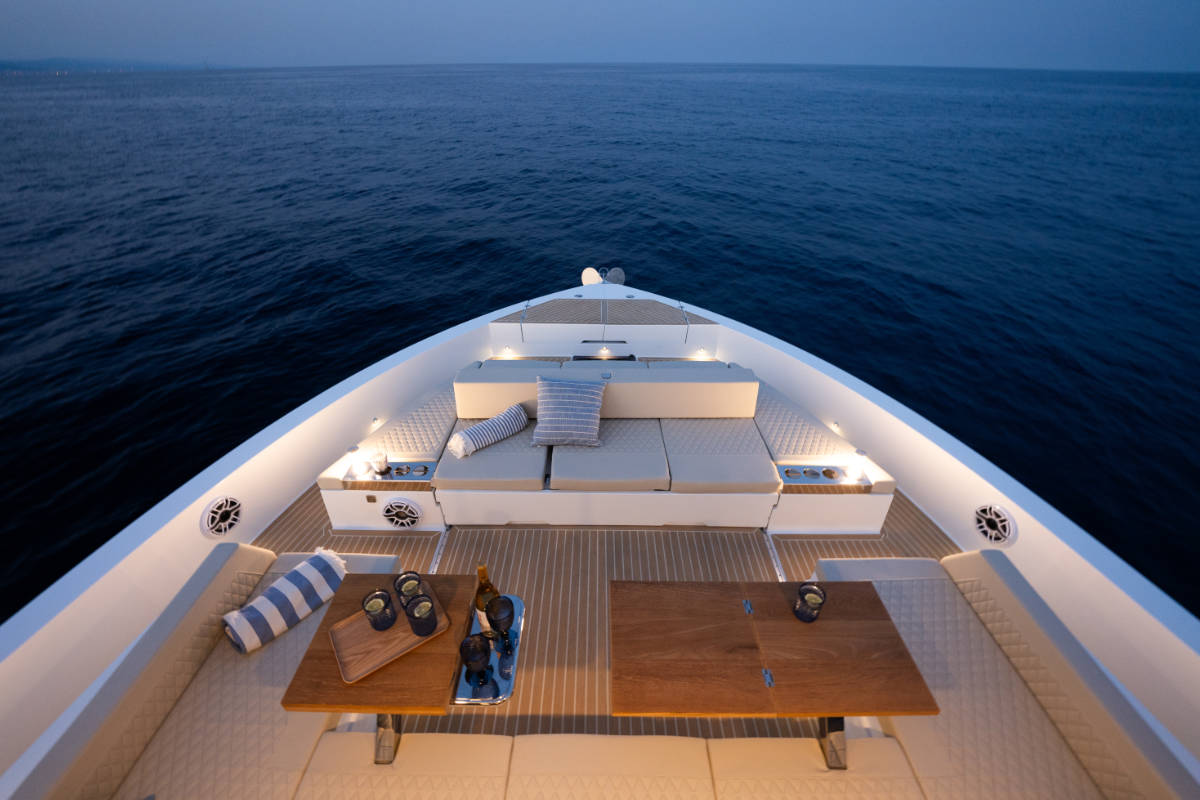 deantonioyachts-d60-e11
