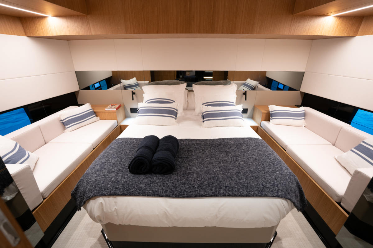 deantonioyachts-d60-i01