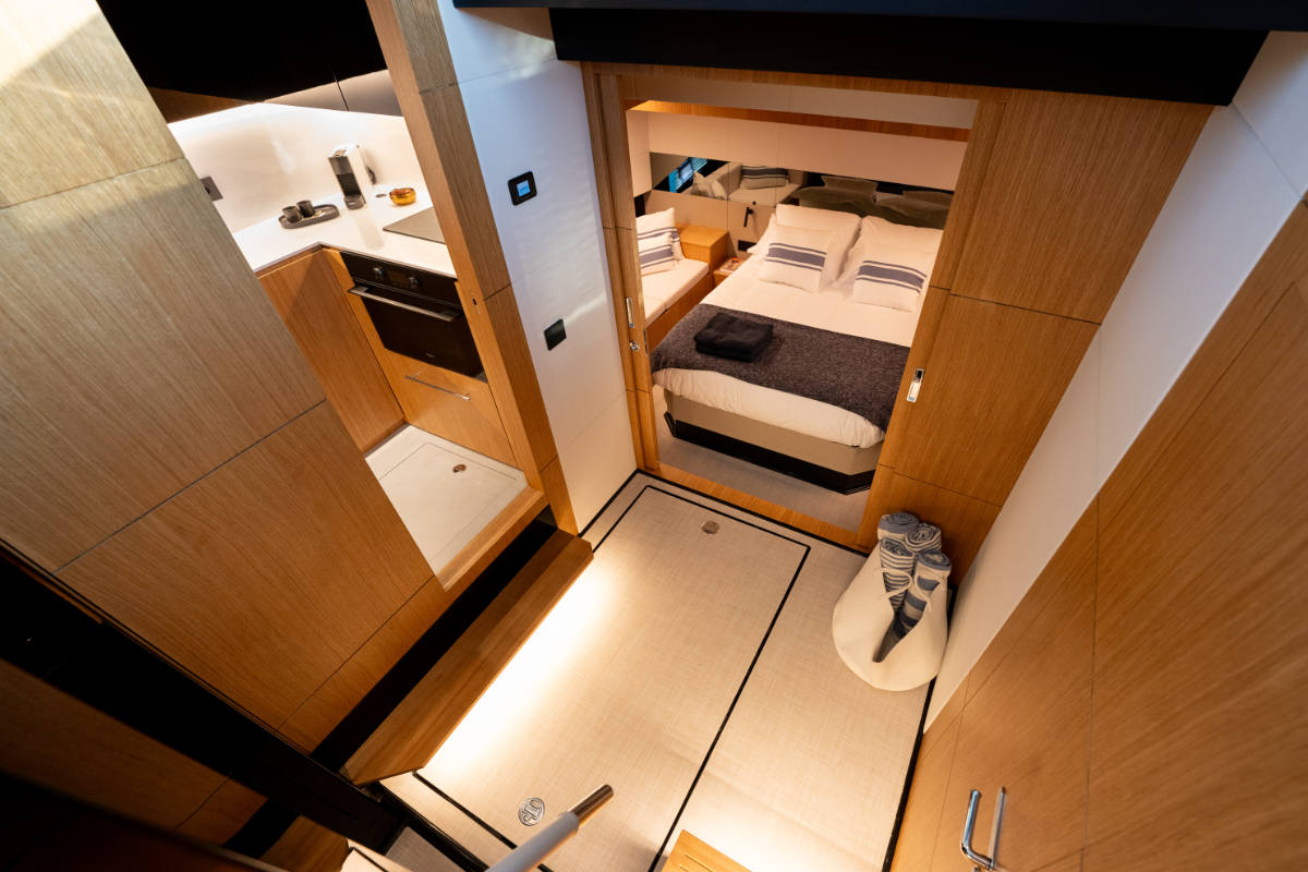 deantonioyachts-d60-i09