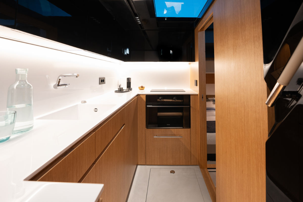 deantonioyachts-d60-i10