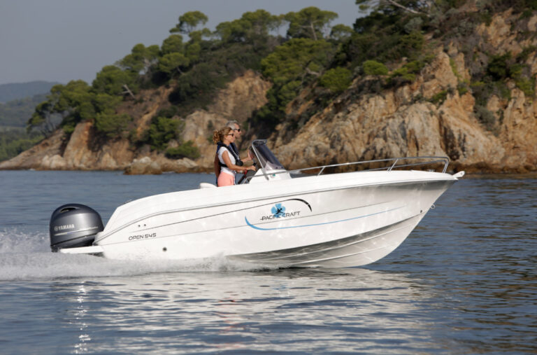 model-pacific-craft-545-open
