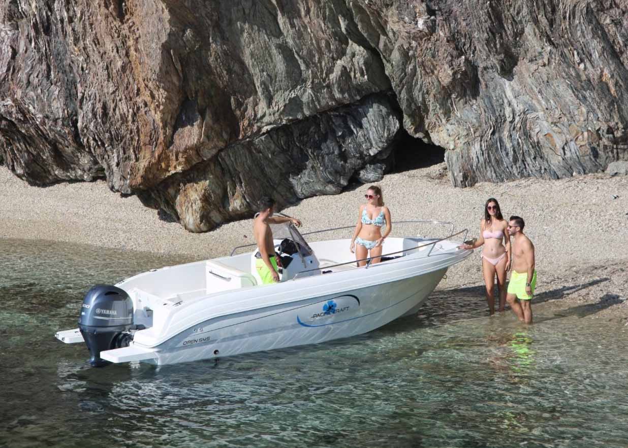 pacific-craft-545-open-beachésans-numéro-de-série-1630x860