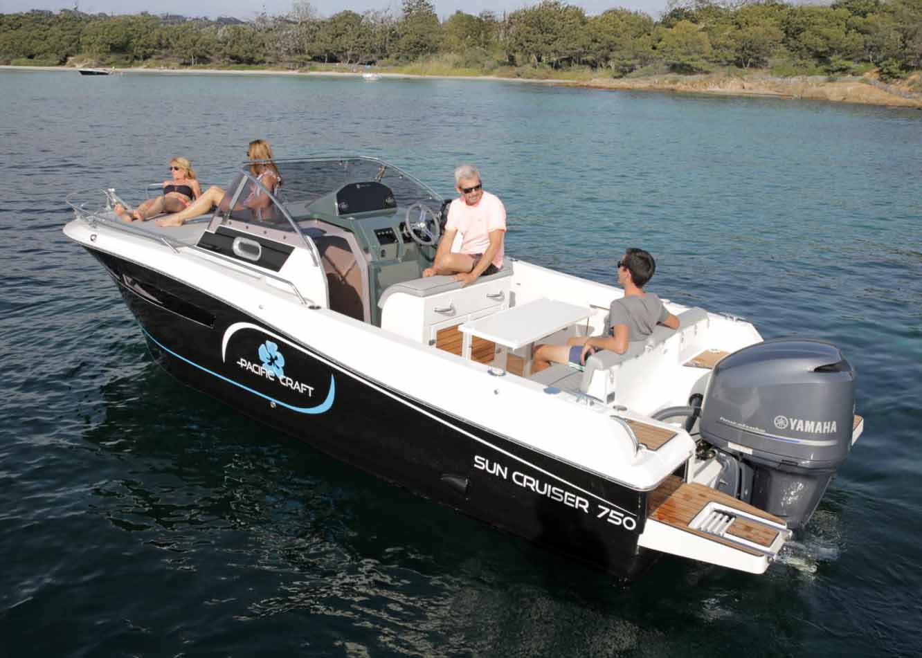 pacific-craft-750-sc-mouillage-1630x860