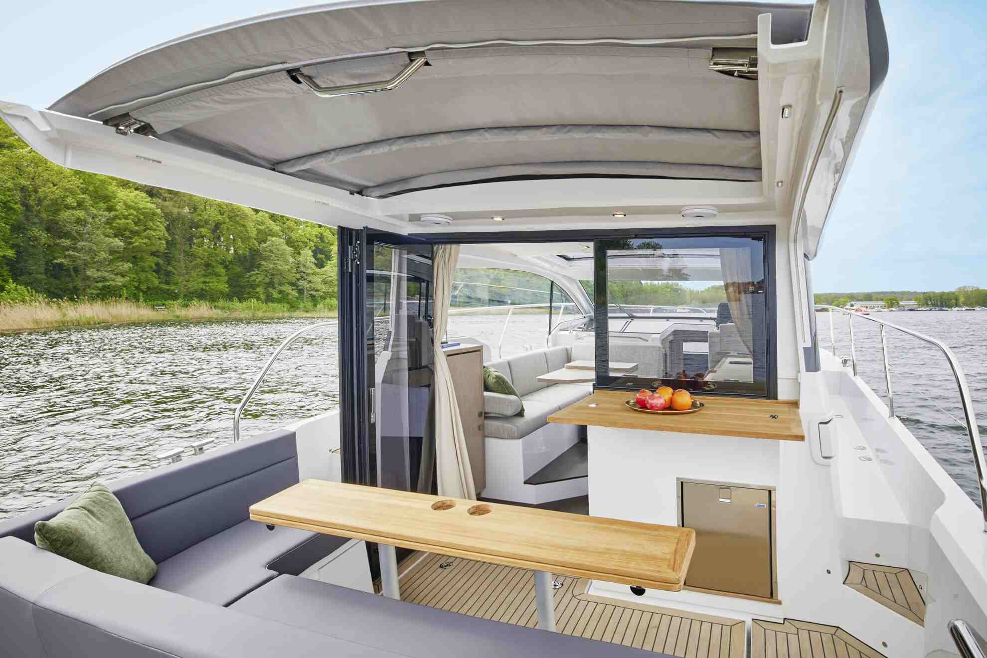 sealine-c335-e13