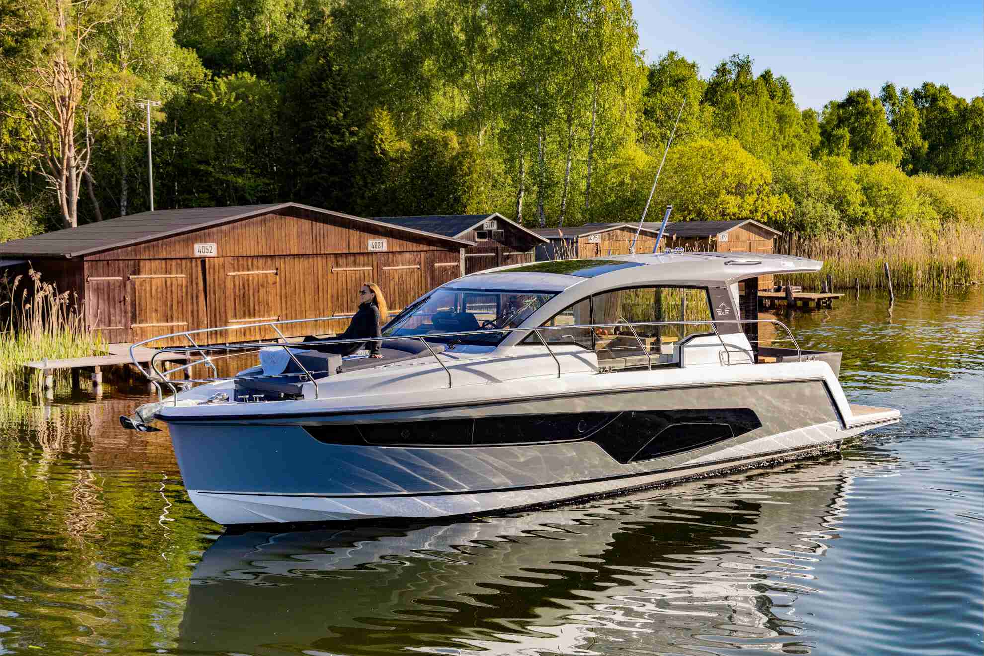 sealine-c335-e14