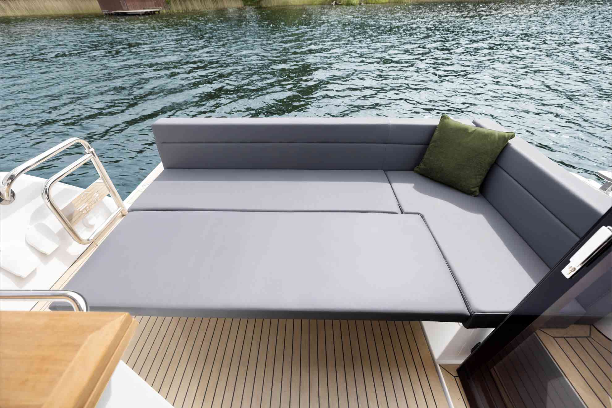 sealine-c335-e9