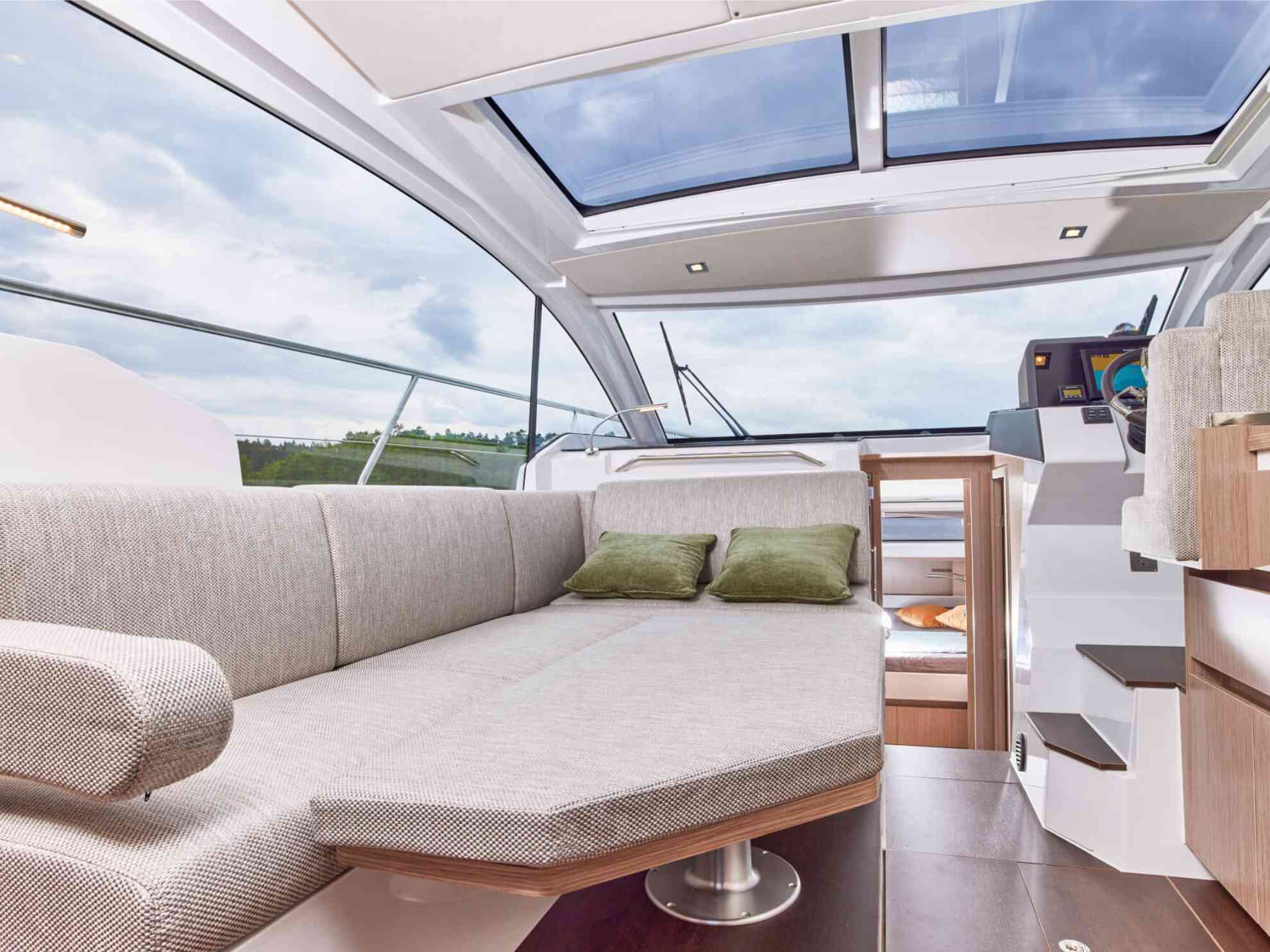 sealine-c335-i8