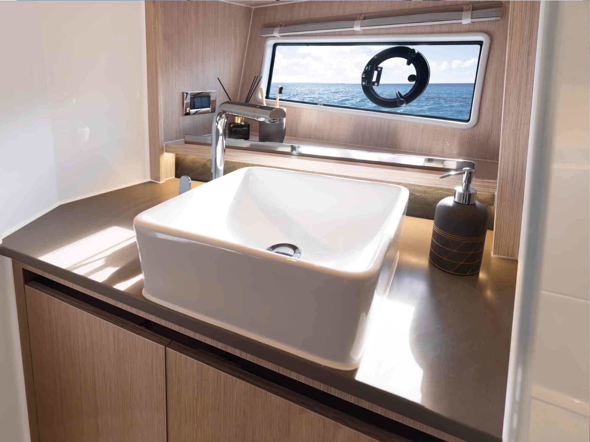 sealine-c335v-i2