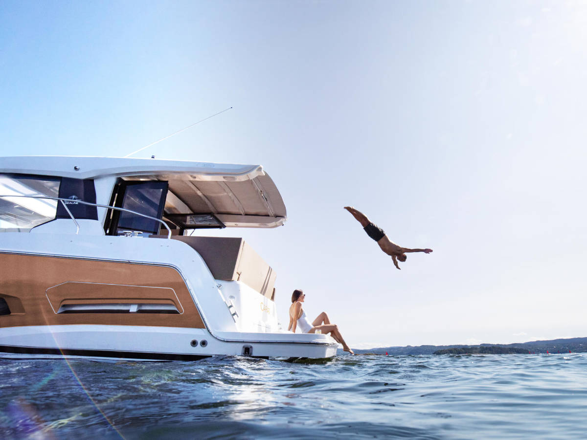 sealine-c390-18