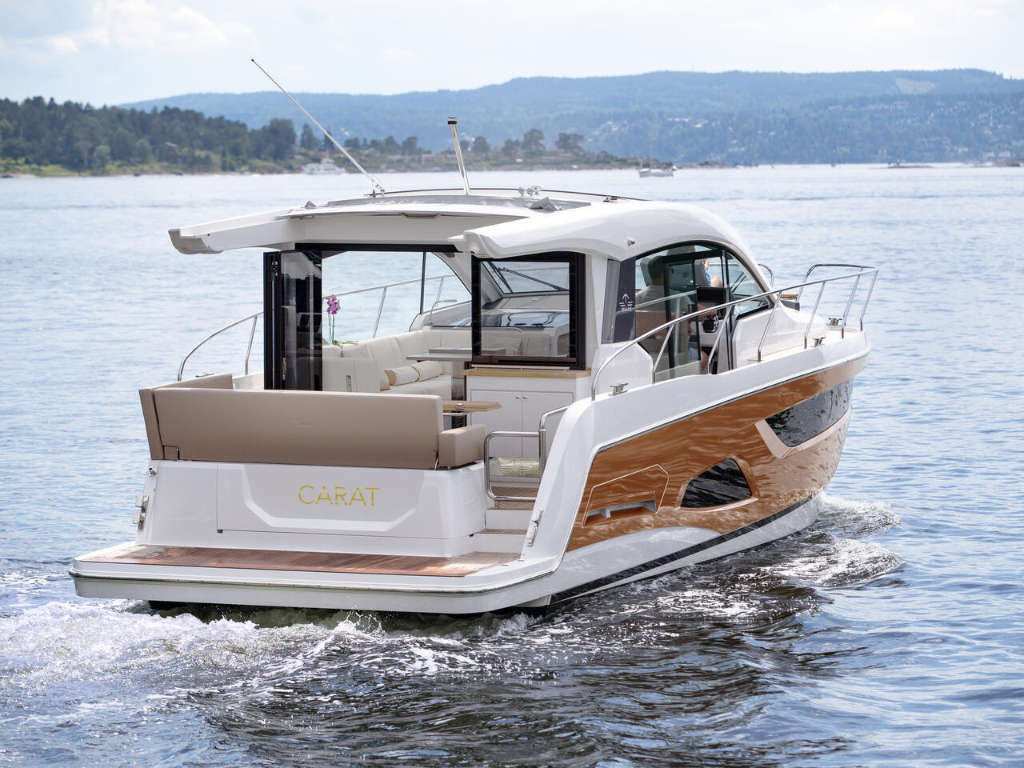 sealine_c390_exterior_02_0299